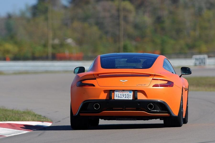  Aston Martin Vanquish 2012 года  (NA) (фото 108 из 182)